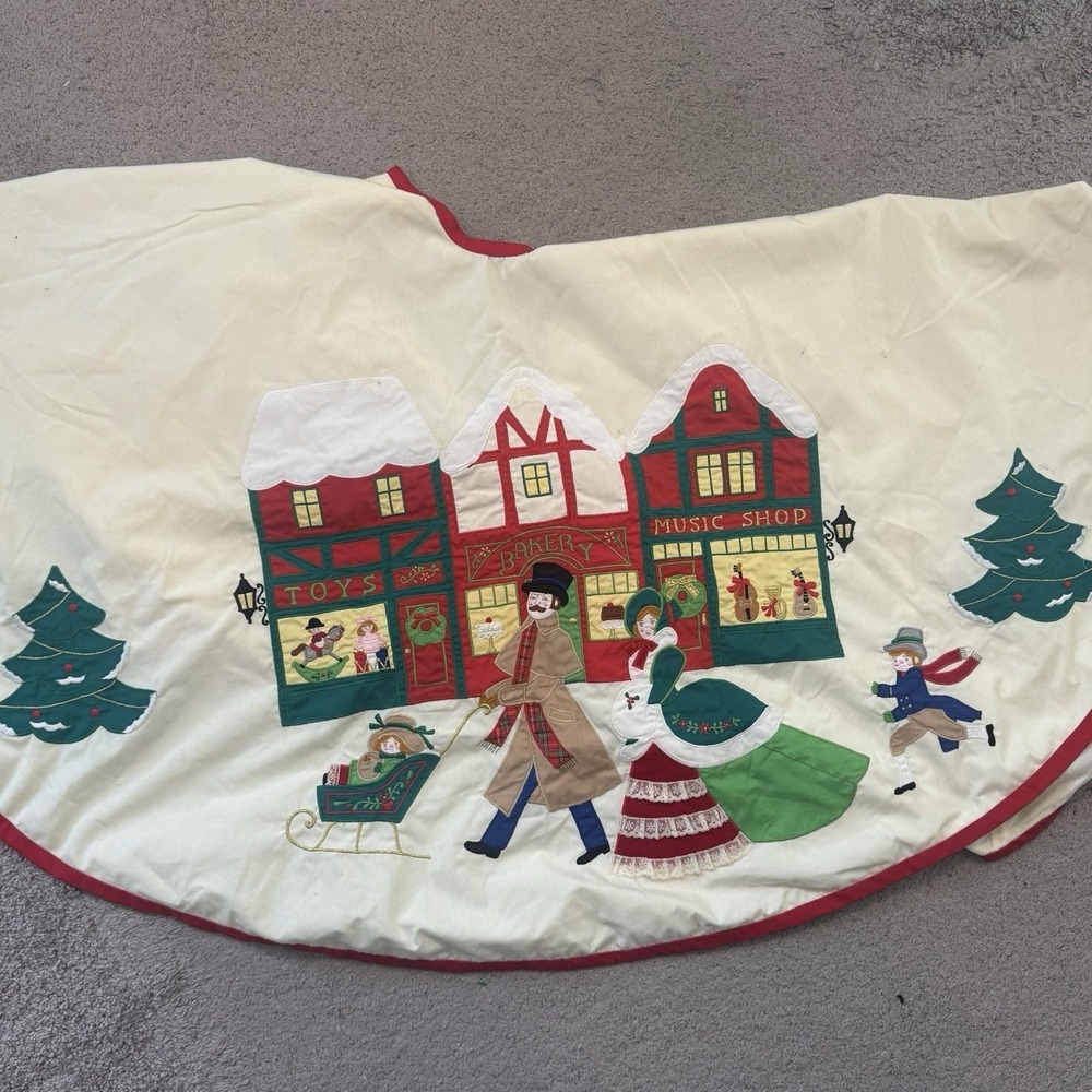 VTG House Of Hatten Christmas Tree Skirt Holiday Village Applique Embroidered